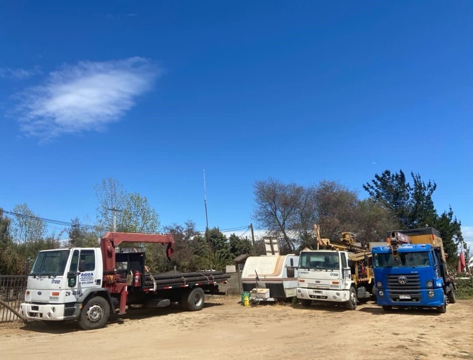 Flota de Camiones  - Maquinaria para extracción de agua subterránea